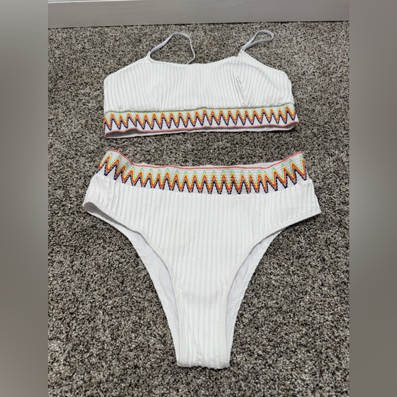 Other - White Ribbed Two-Piece Bikini with Multicolor Zigzag Trim - Size L